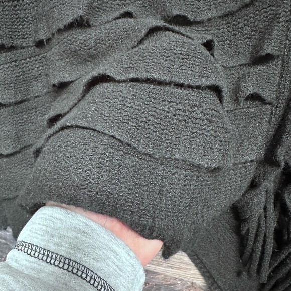 Max Edition Black Fringe Poncho - Picture 10 of 10